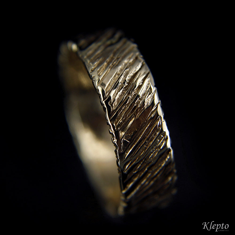 Wedding ring Sfregiata